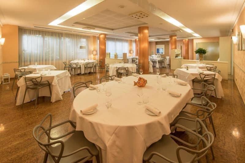 Ristorante Hotel Lucia - 100 Mt Dal Mare Джуліанова Екстер'єр фото